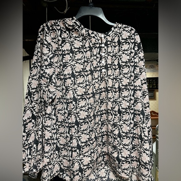 Black & Pink Button Up Blouse Giveaway - Picture 1 of 2